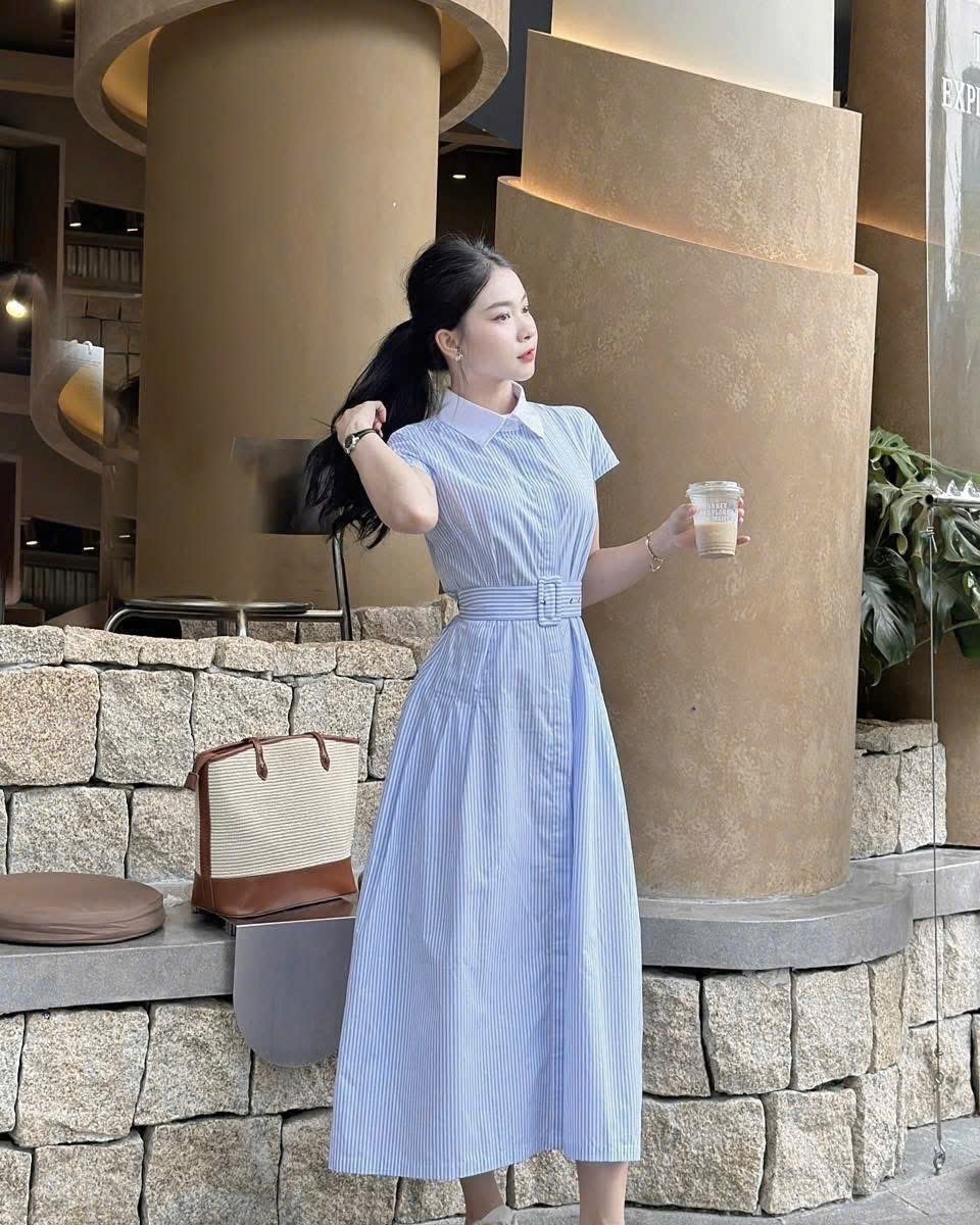 - VÁY SƠ MI XANH SỌC CỔ TRẮNG KÈM ĐAI