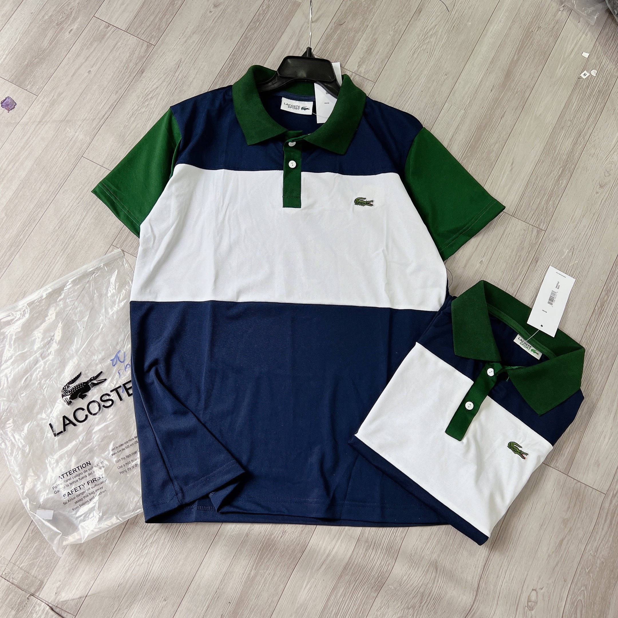 ÁO POLO ĐÔI NAM NỮ PHỐI THAN TRẮNG CỔ XANH