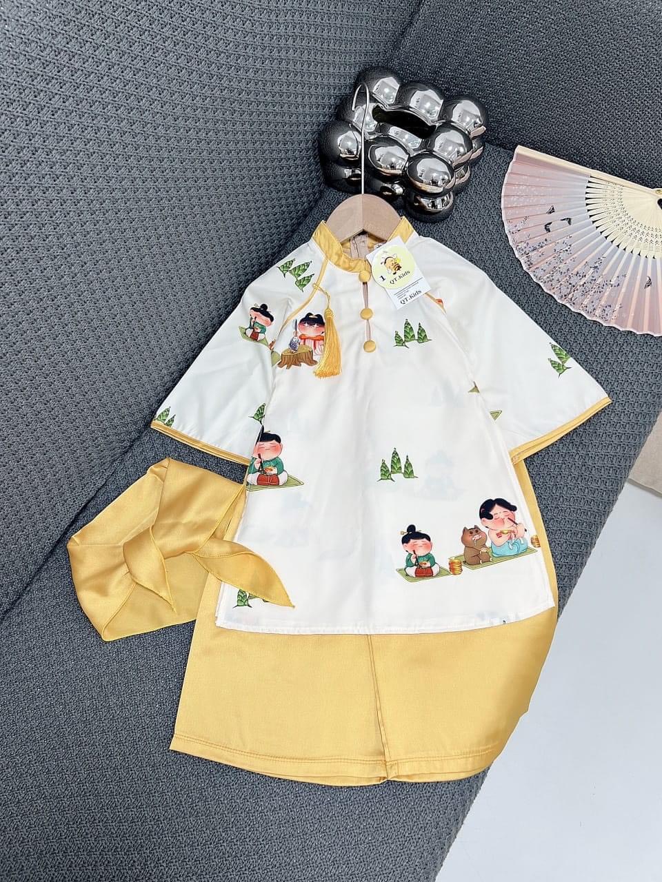 (Đặt trước) B - SET ÁO DÀI BÉ TRẮNG QUẦN VÀNG HÌNH CẬU BÉ