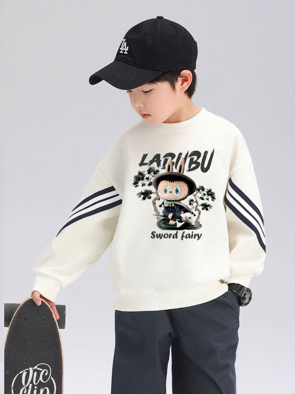 - BỘ BÉ TRAI SIZE ĐẠI NỈ BE TAY SỌC LABUBU QUẦN XÁM