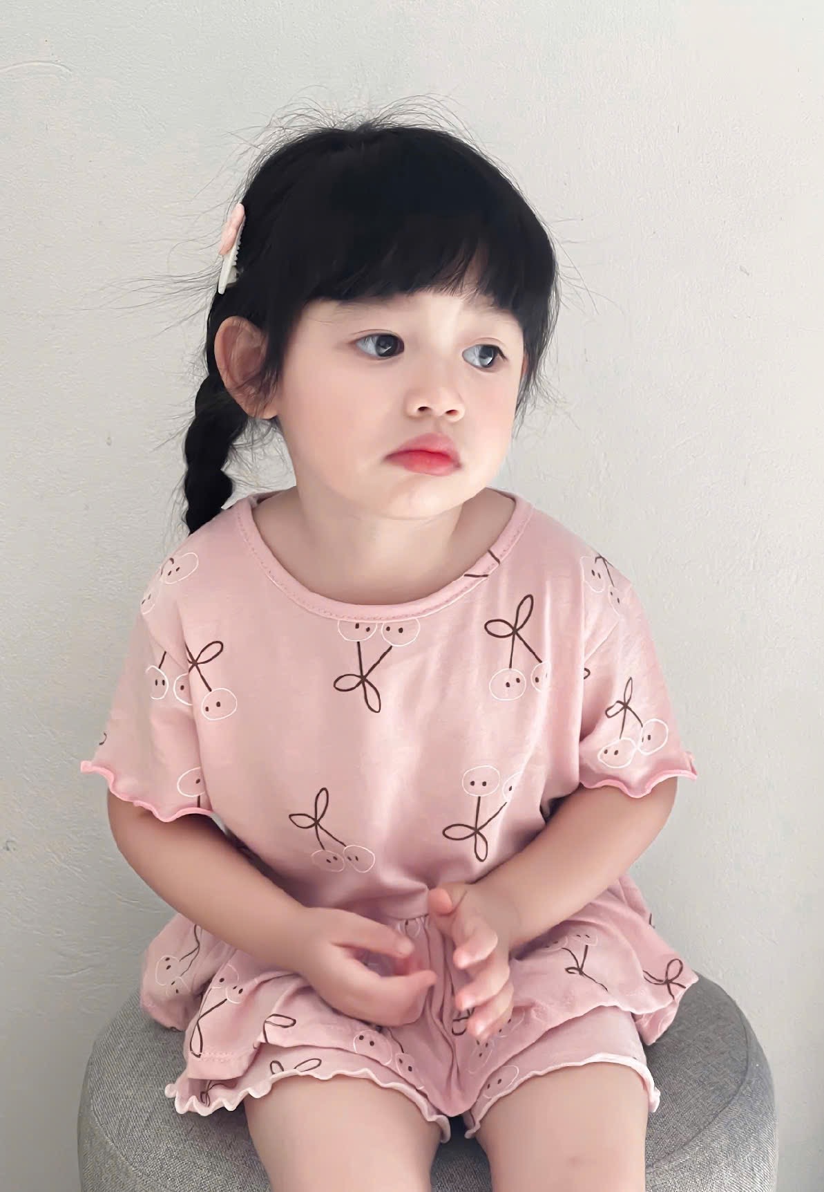 - SET 3 BỘ ĐÙI BÉ GÁI PELUM HOA NƠ ĐEN GHI HỒNG