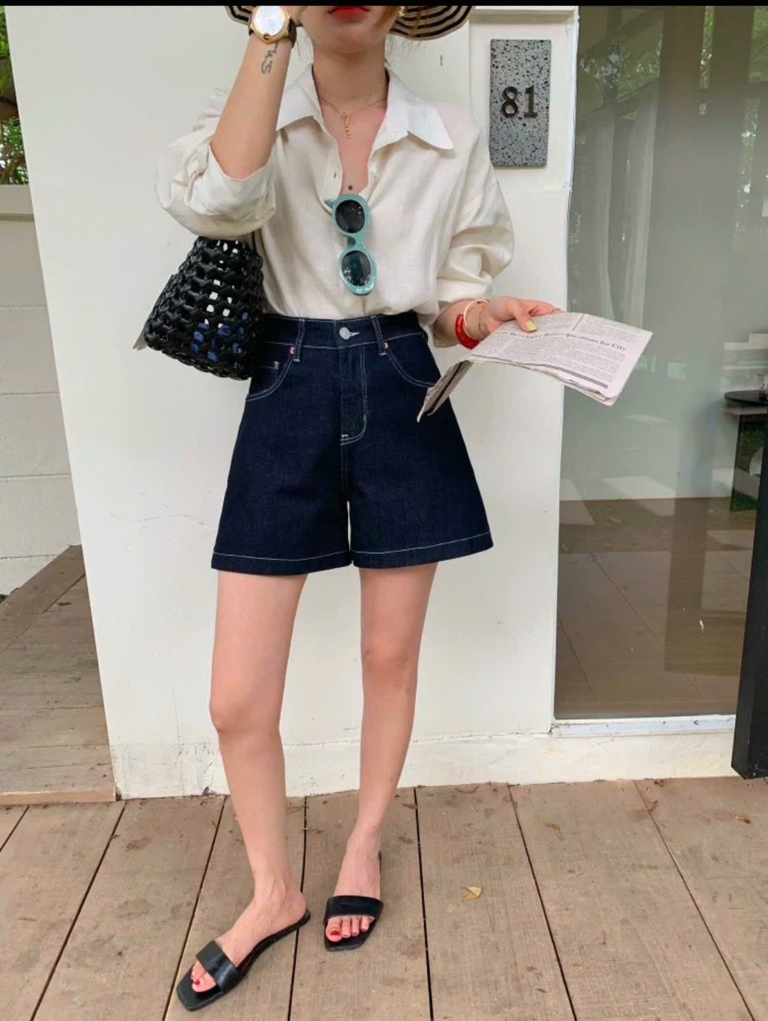 - QUẦN JEANS NGỐ NỮ XANH ĐẬM KÈM ĐAI