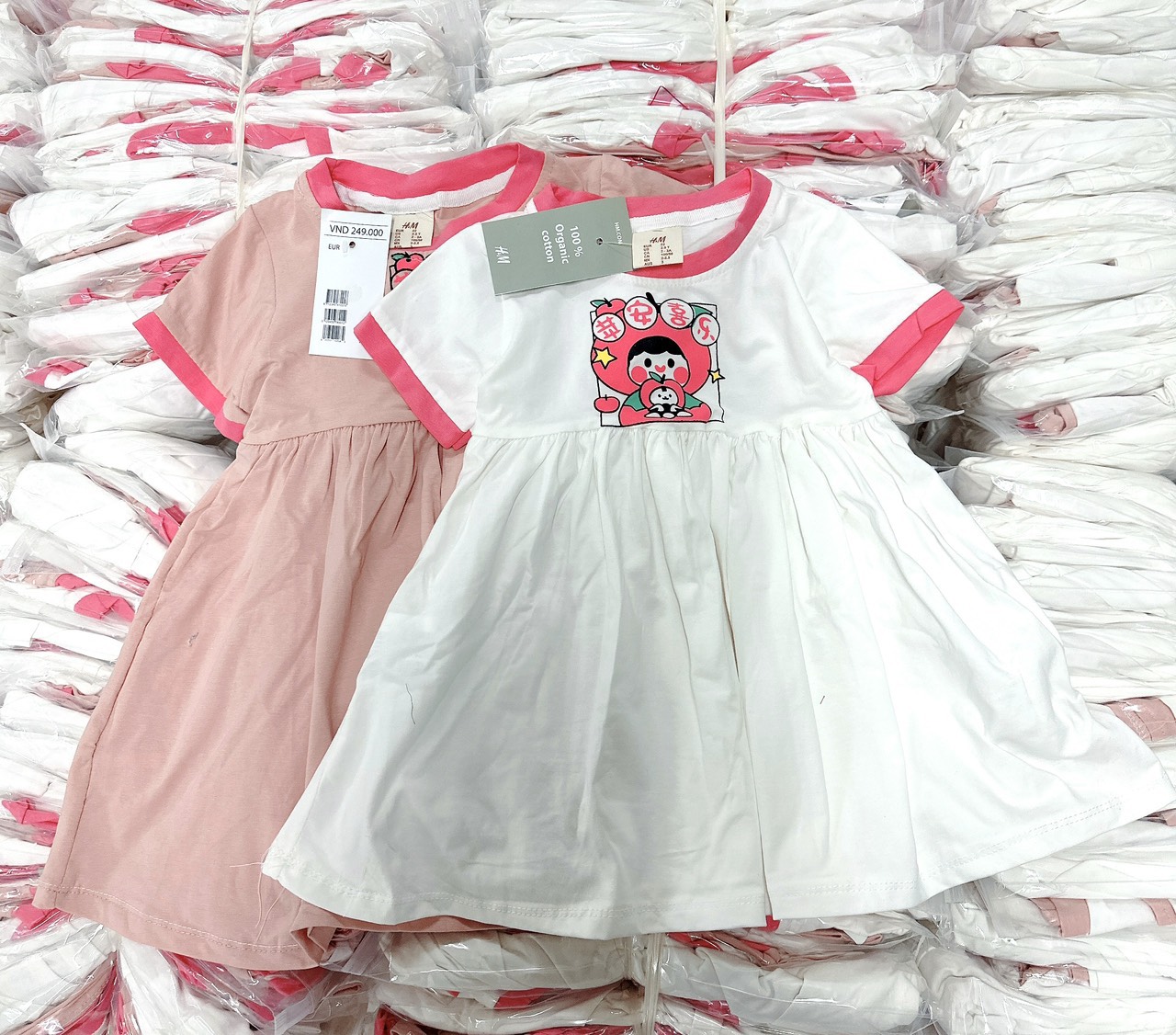 BÁN SỈ SET 2 VÁY BÉ GÁI COTTON TRẮNG HỒNG MARUKO