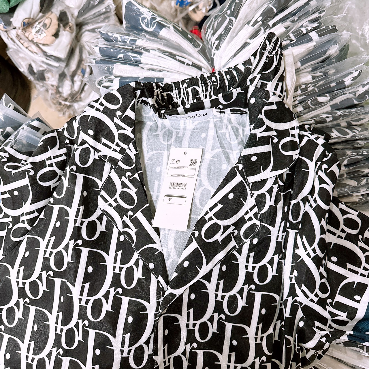 BỘ PYJAMA LỤA NỮ DIO ĐEN PHỐI TRẮNG