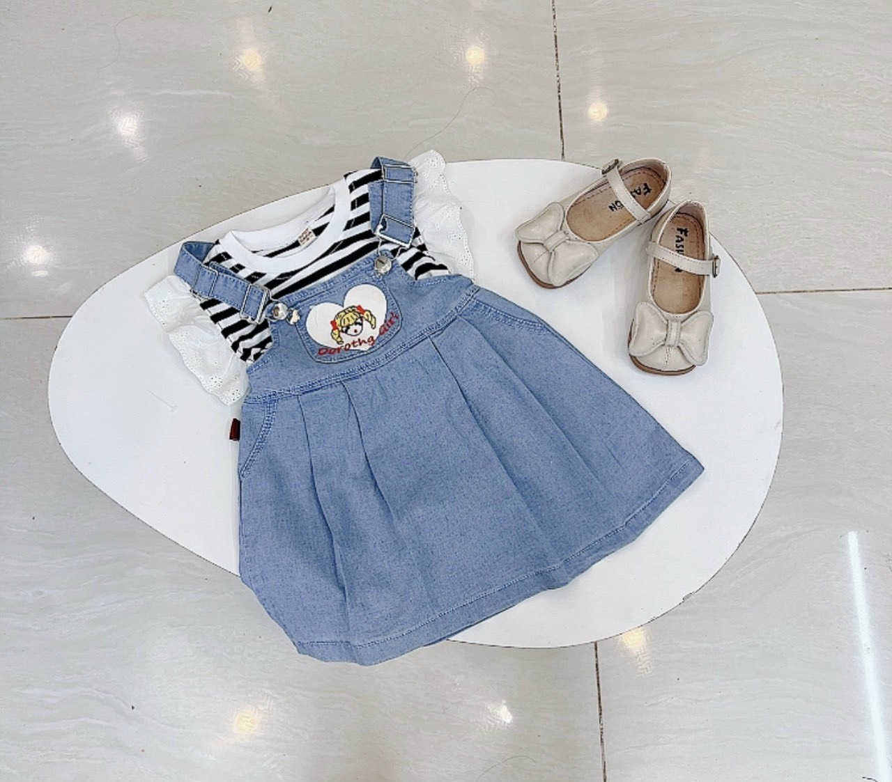 SET YẾM JEANS BÉ GÁI MIX ÁO KẺ TAY BÈO