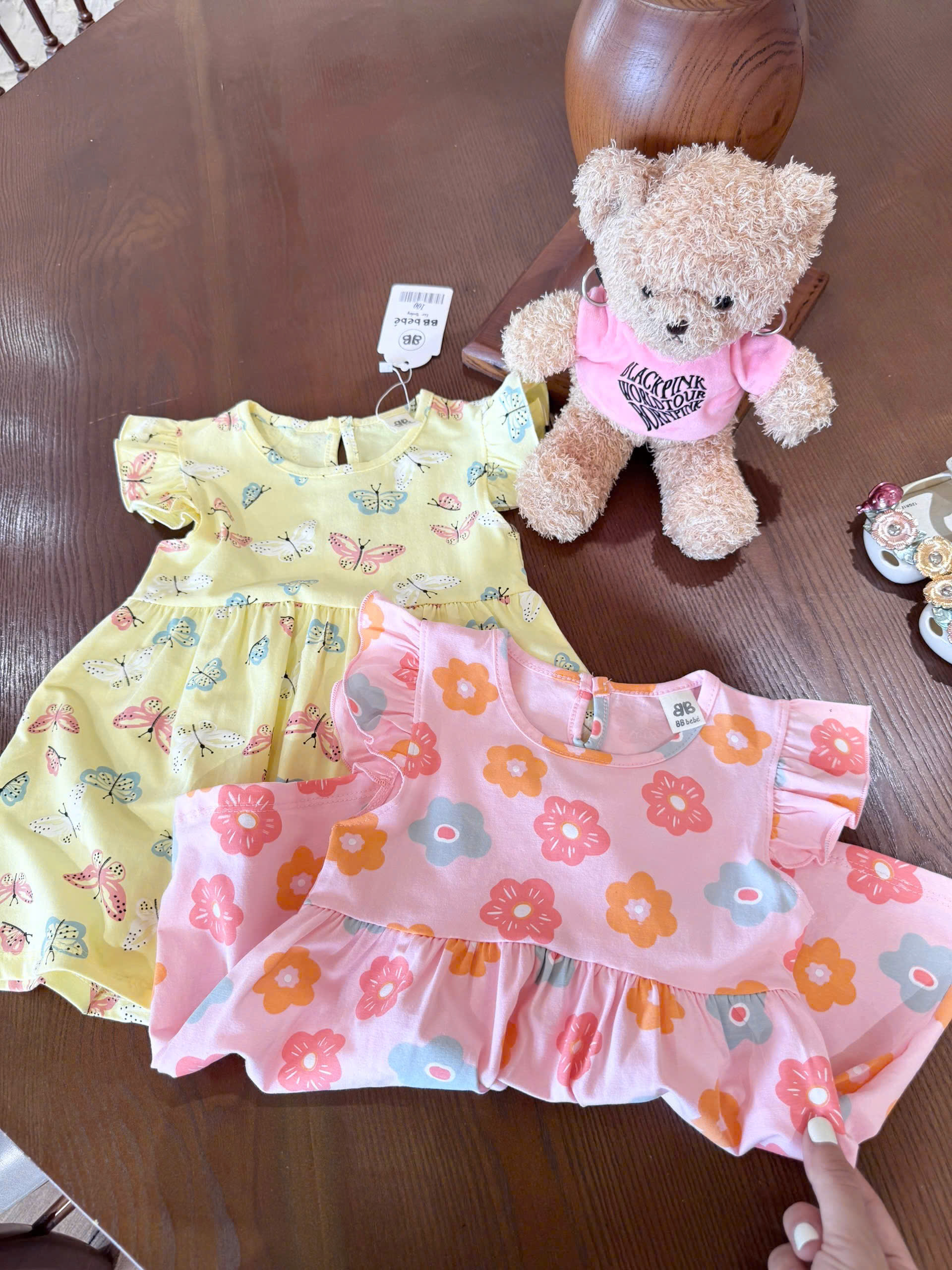 - SET 2 VÁY BÉ GÁI HOA BƯỚM CÁNH TIÊN vàng hồng