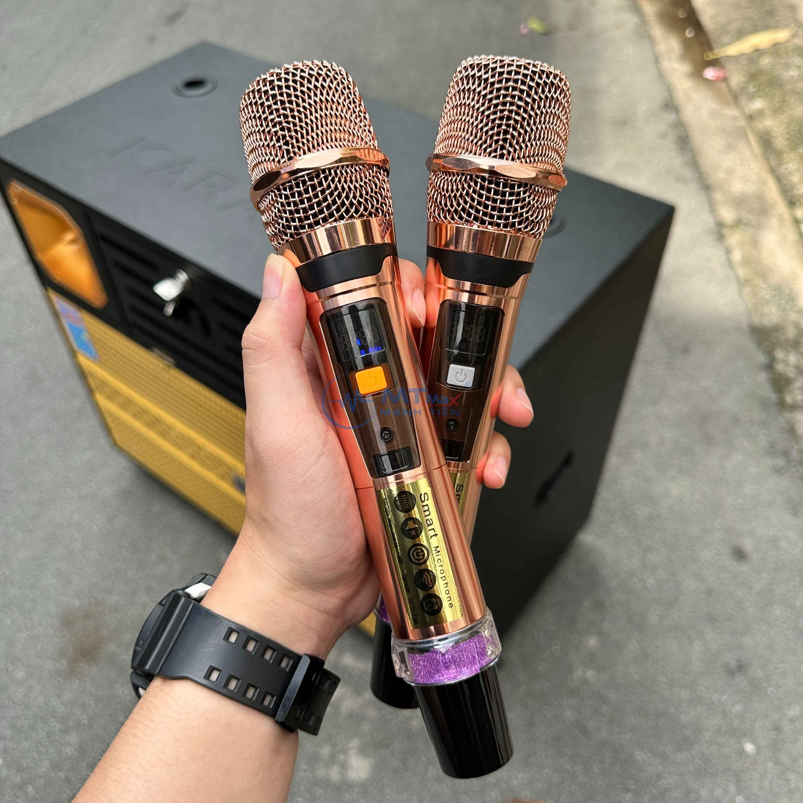 Hướng dẫn kết nối cơ bản các thiết bị Loa bluetooth, Loa kéo, Loa karaoke với Micro không dây. Hướng dẫn kết nối cơ bản các thiết bị Loa bluetooth, Loa kéo, Loa karaoke với Micro không dây.