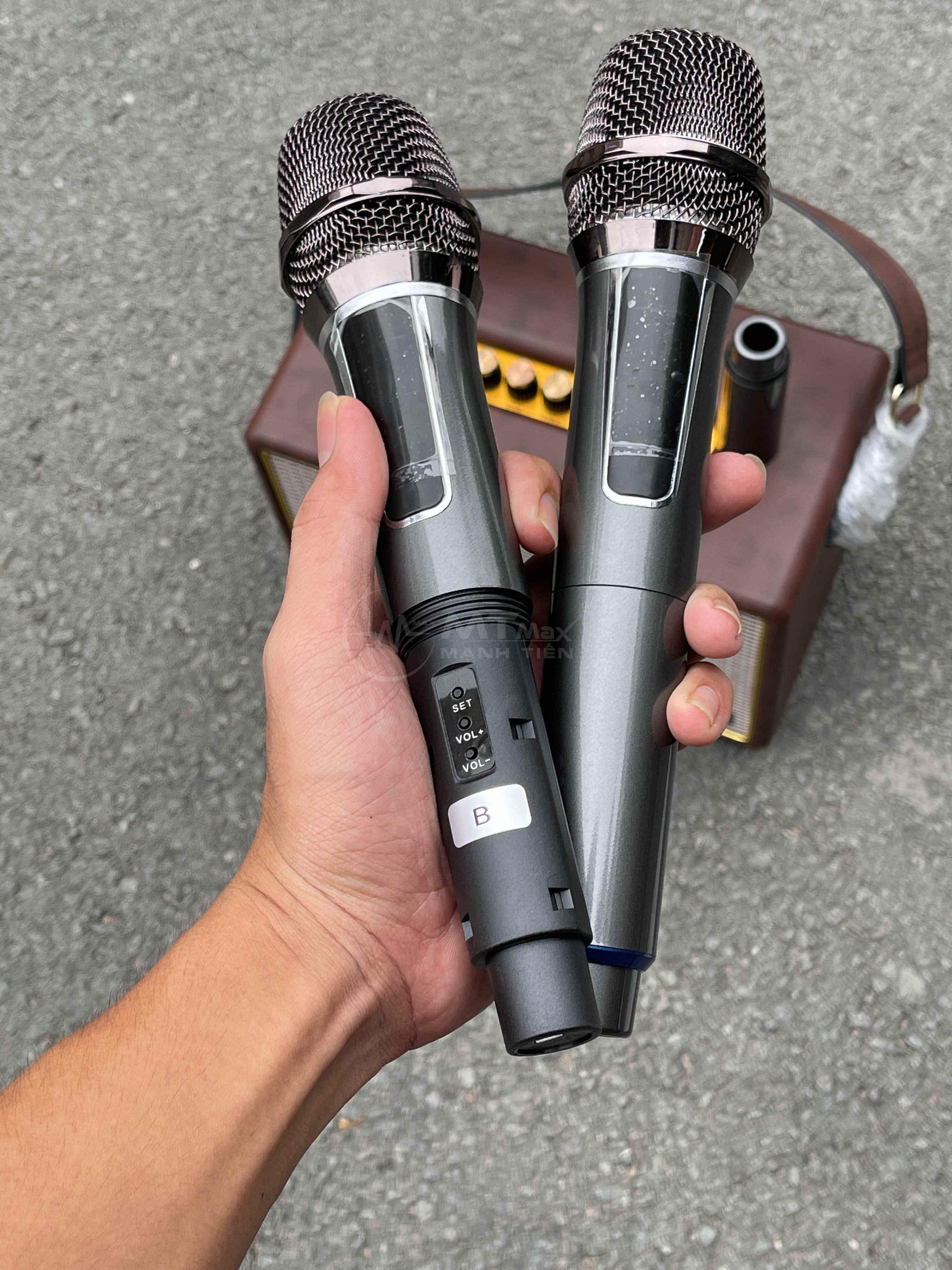 MẠNH TIẾN GIÁ SỈ