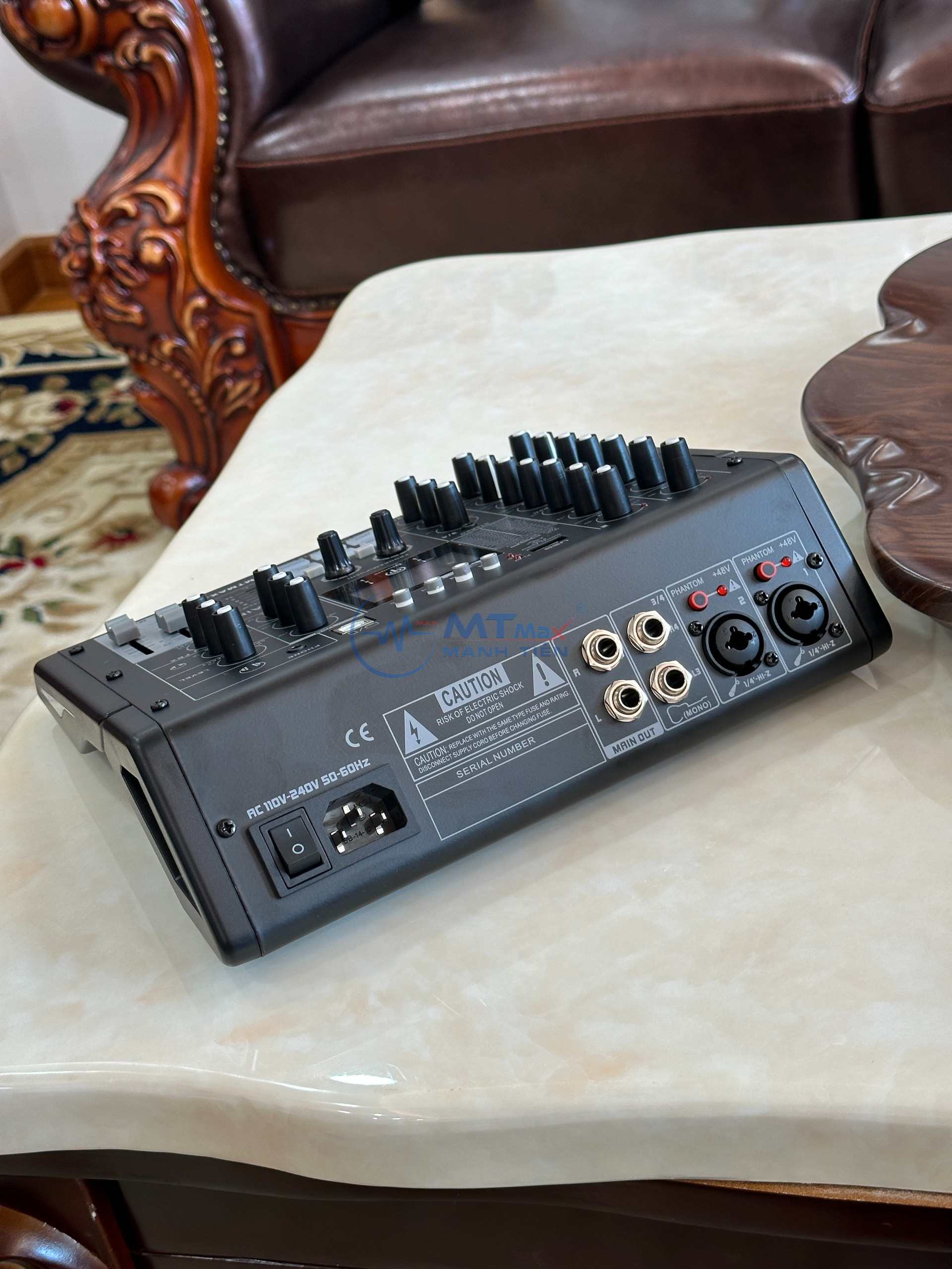 MẠNH TIẾN GIÁ SỈ