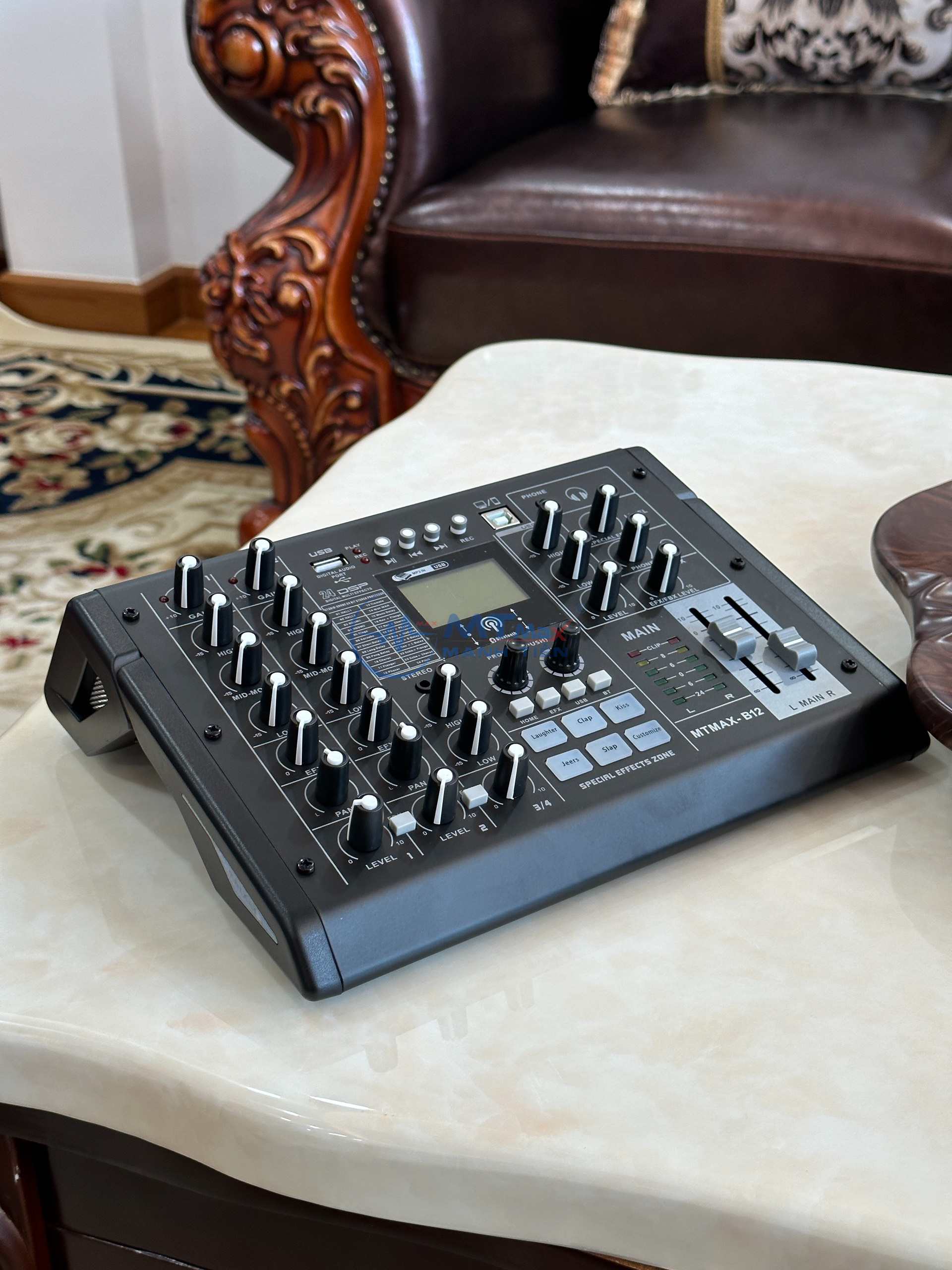 MẠNH TIẾN GIÁ SỈ