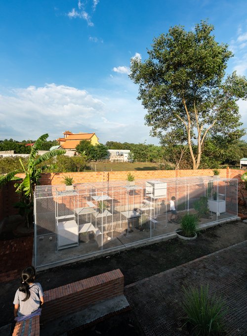 Chuồng gà của gia đình Việt lên báo Mỹ