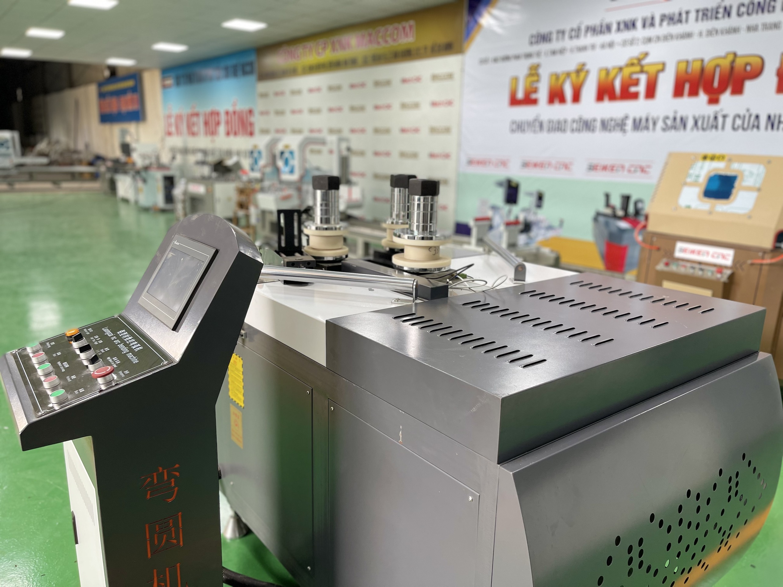 MÁY UỐN VÒM NHÔM CNC ĐA HỆ