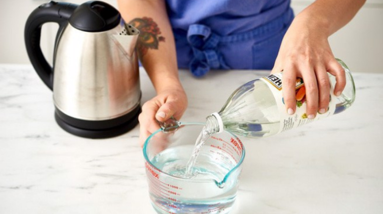 5 cách vệ sinh ấm siêu tốc tại nhà