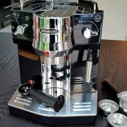 Máy pha cafe Delonghi EC820.B