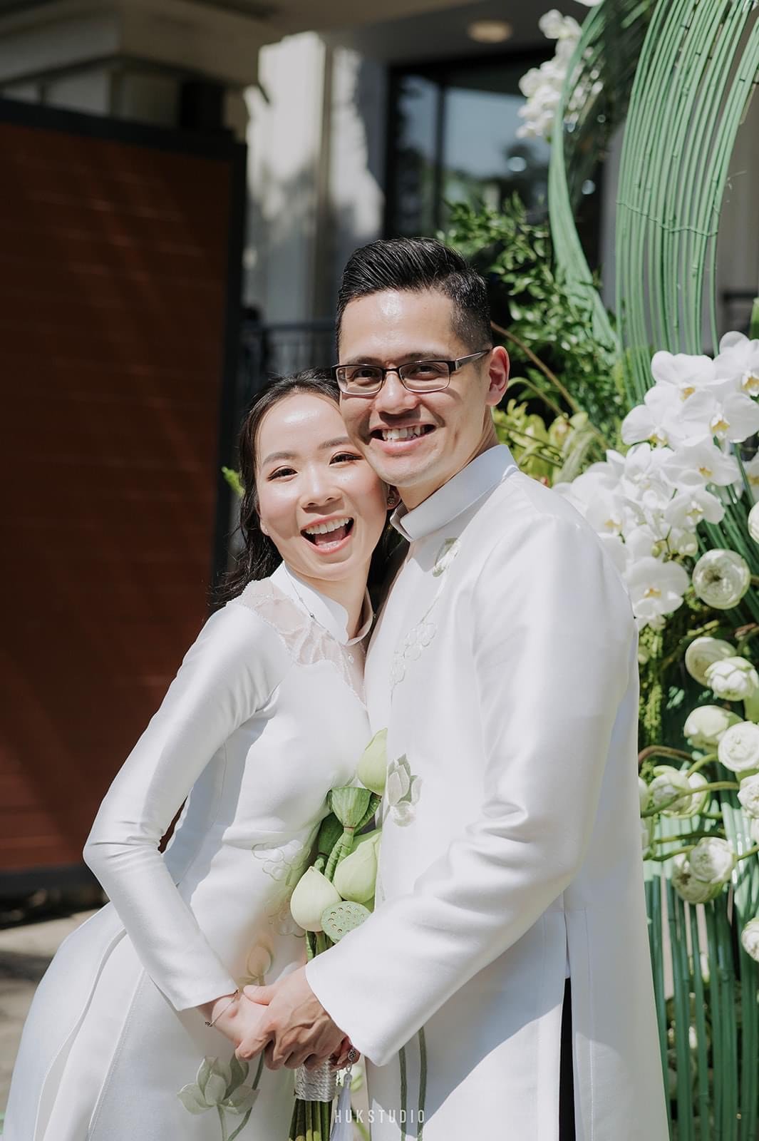 Những cô dâu xinh đẹp trong tà áo dài LA Sen Vũ