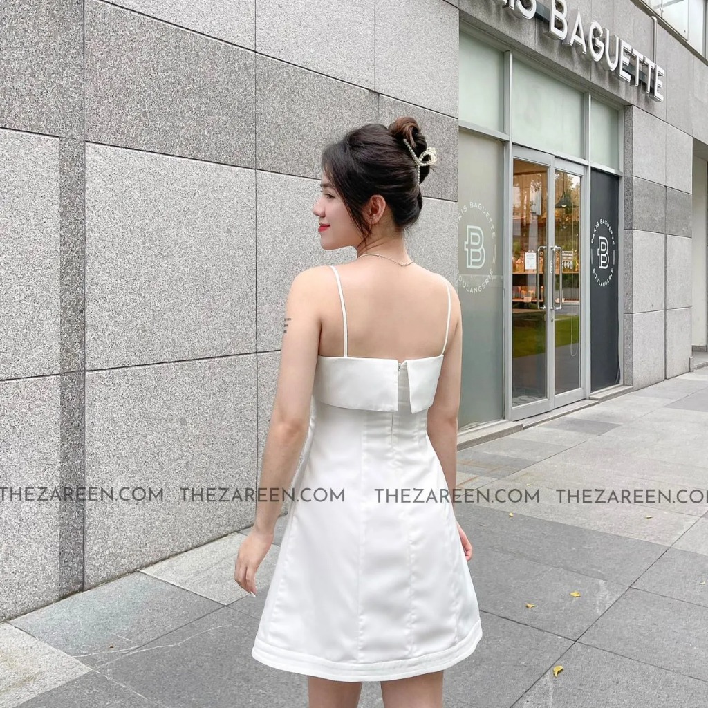 Set áo 2 dây nơ ngực bản + chân váy xếp ly tầng trắng [có sẵn] | Shopee  Việt Nam