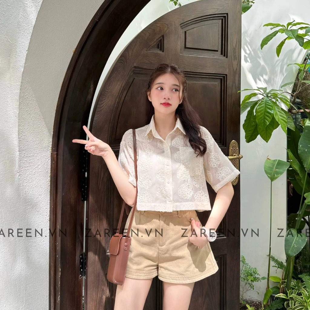 ÁO SƠ MI CROPTOP NƠ THÊU HOA ZAREEN SOM68