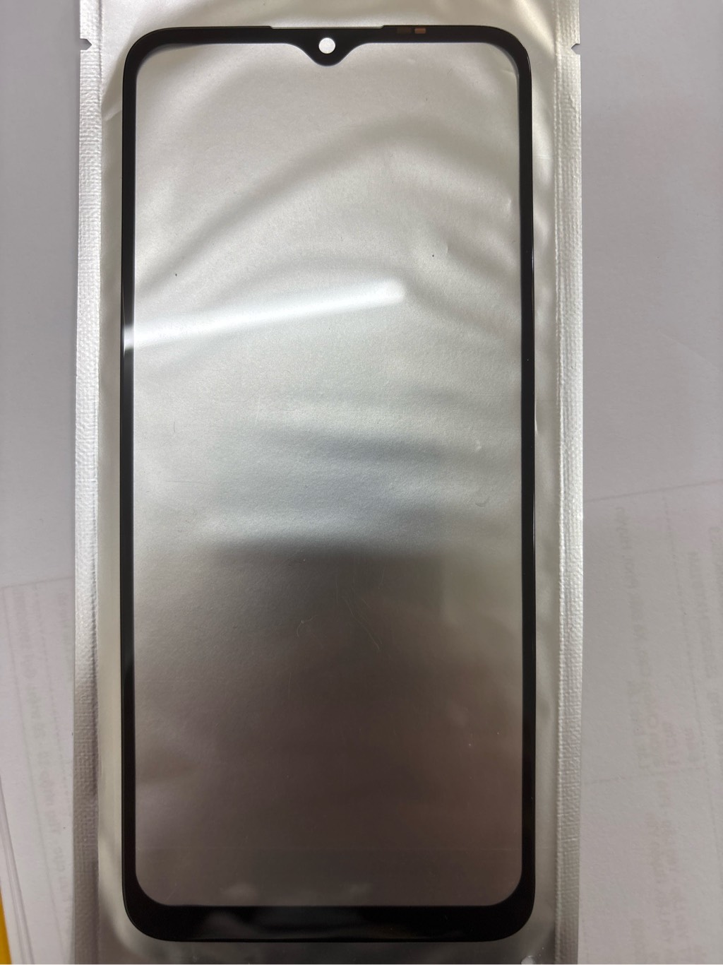 kinh-tcl-40r-t610-lien-keo
