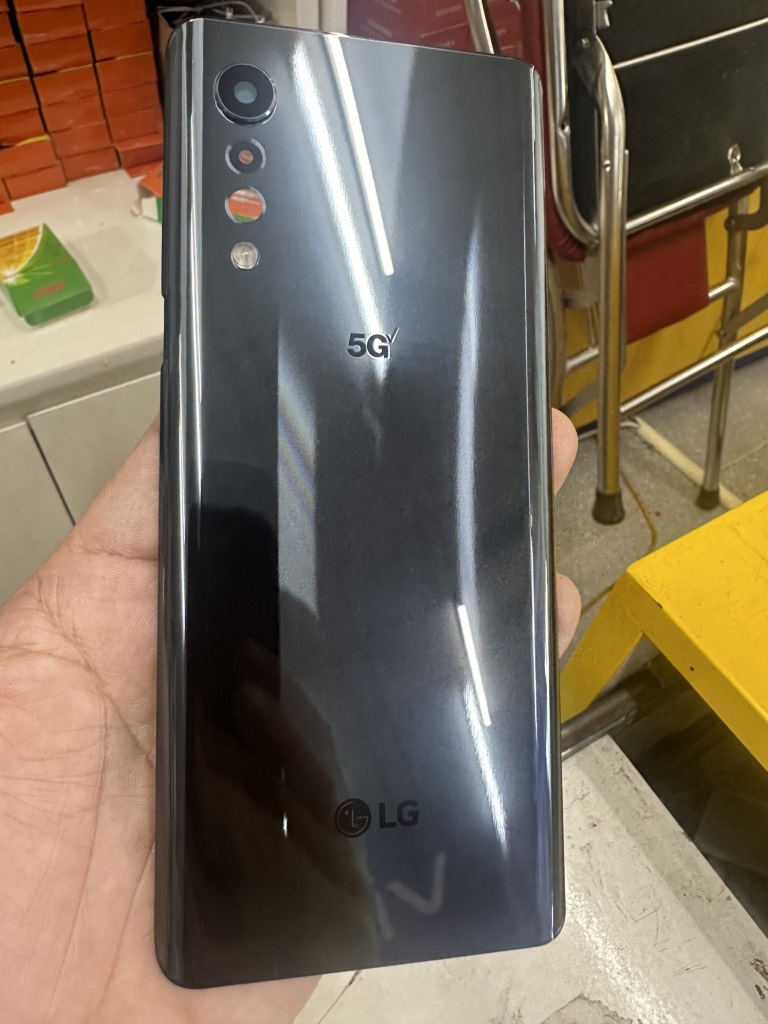 nap-lung-lg-velvet-5g-lg-g9-mau-den-khuyet