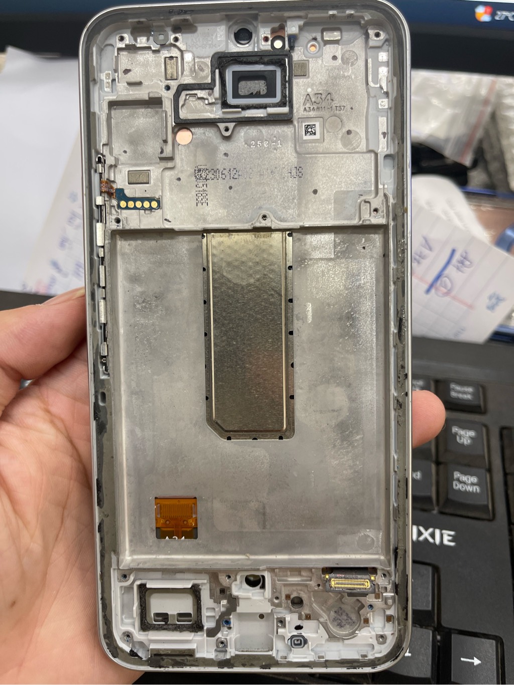lcd-ss-a34-full-khung-bm-trang