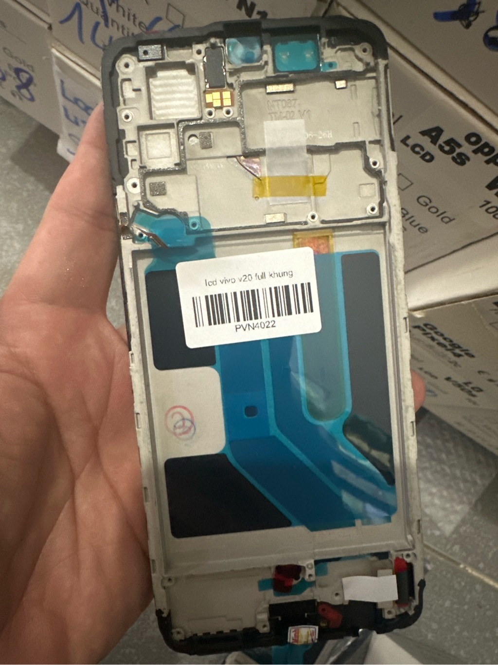 man-hinh-vivo-v20-full-khung