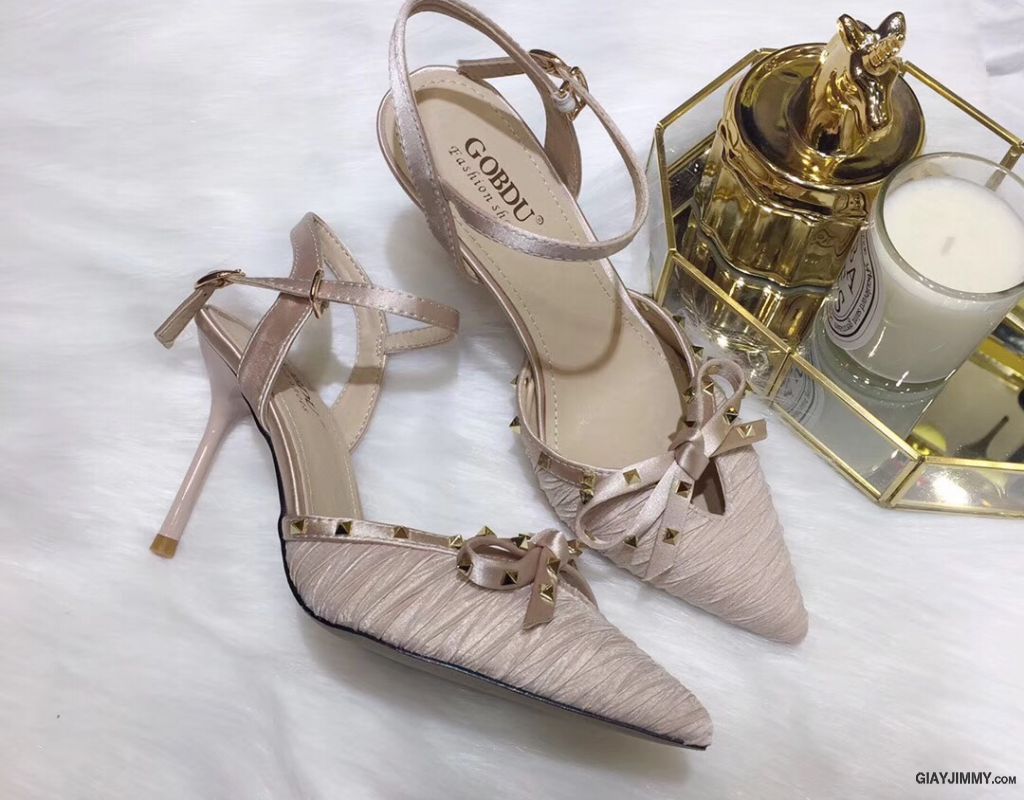 Câu chuyện ẩn chứa trong những đôi giày cao gót Giuseppe Zanotti