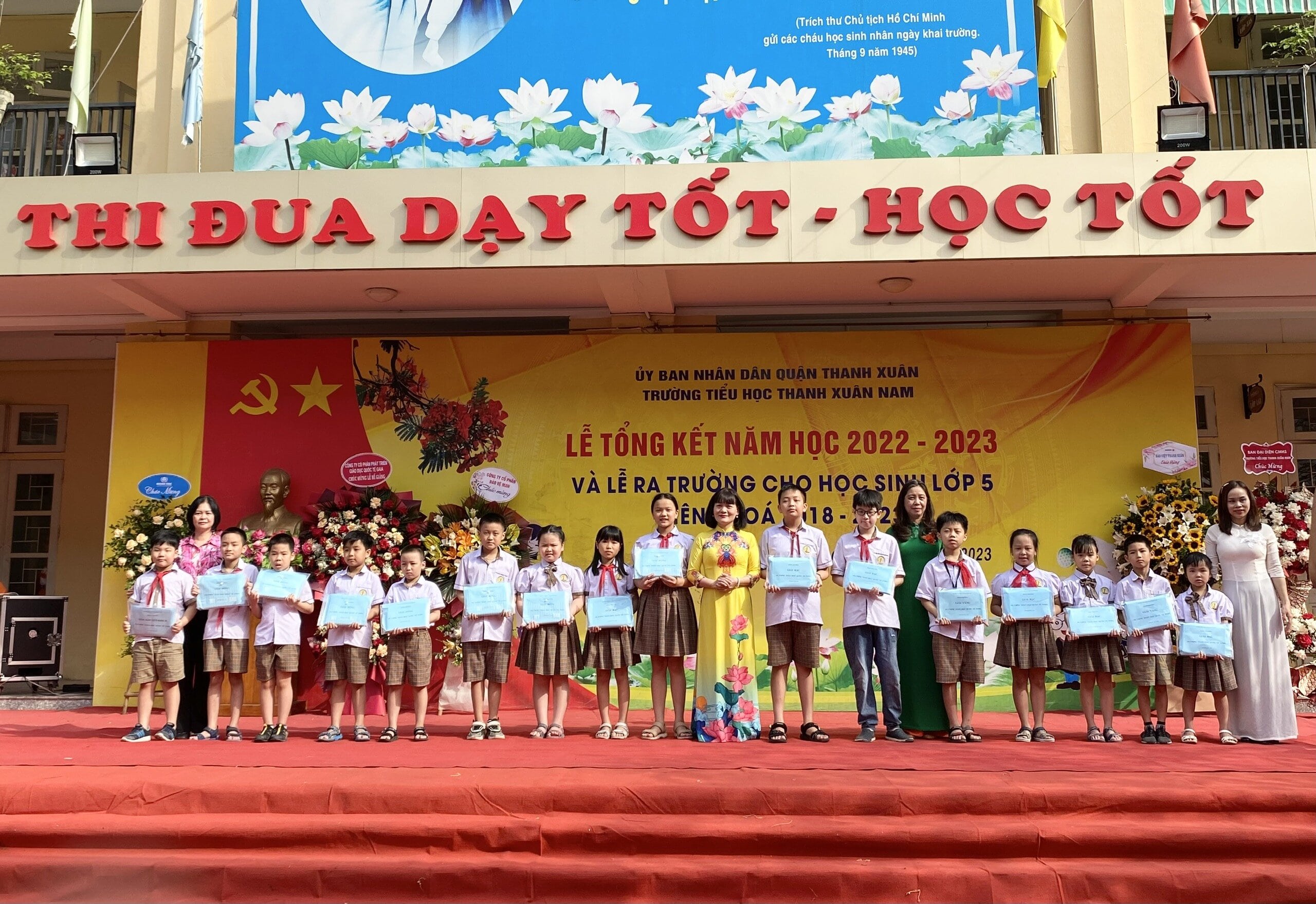 XÚC ĐỘNG LỄ BẾ GIẢNG NĂM HỌC 2022 - 2023 TẠI TRƯỜNG TIỂU HỌC THANH XUÂN NAM
