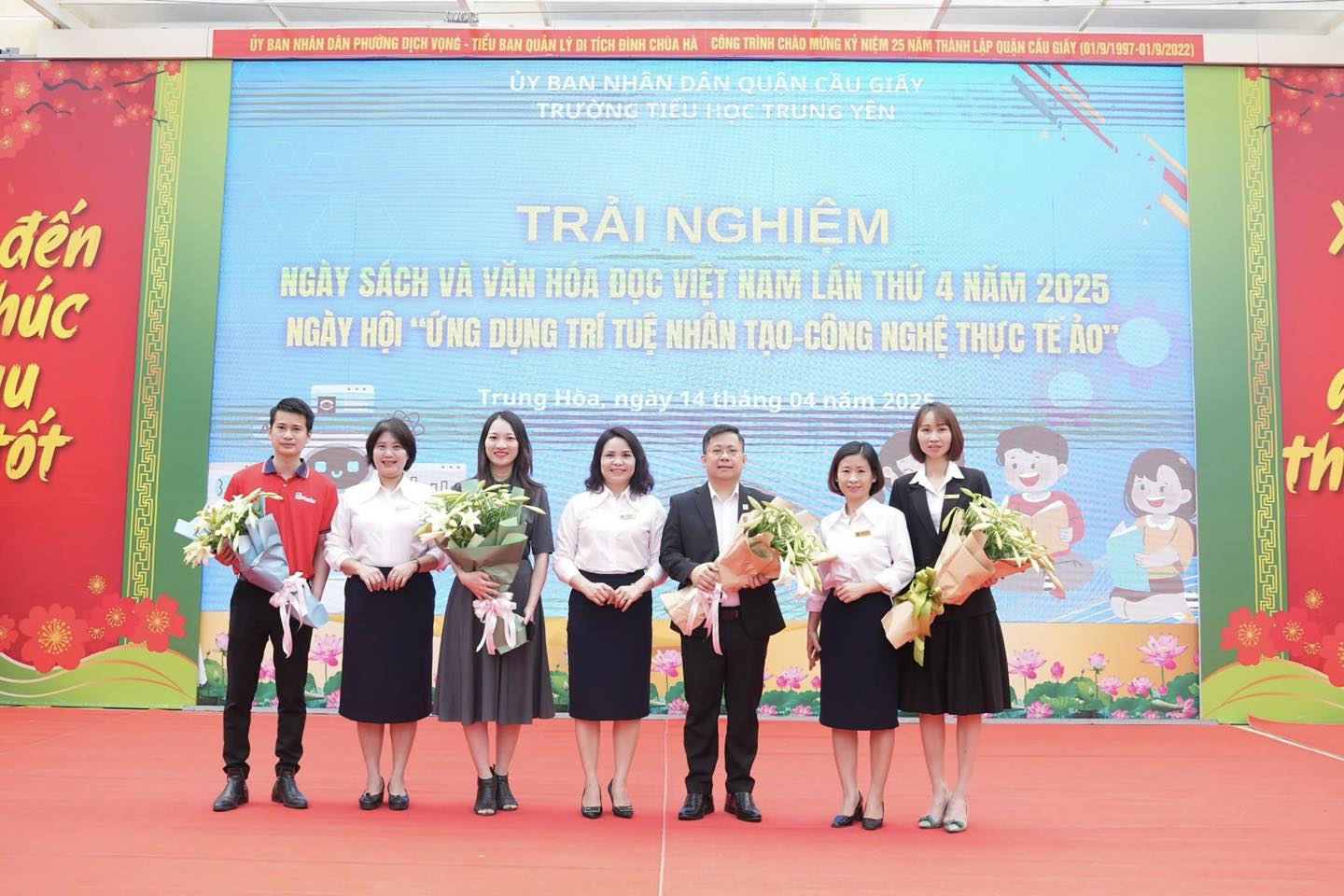 CẦU VỒNG TUỔI THƠ KẾT HỢP TỔ CHỨC NGÀY SÁCH VÀ VĂN HÓA ĐỌC VIỆT NAM 2025 TẠI TRƯỜNG TIỂU HỌC TRUNG YÊN