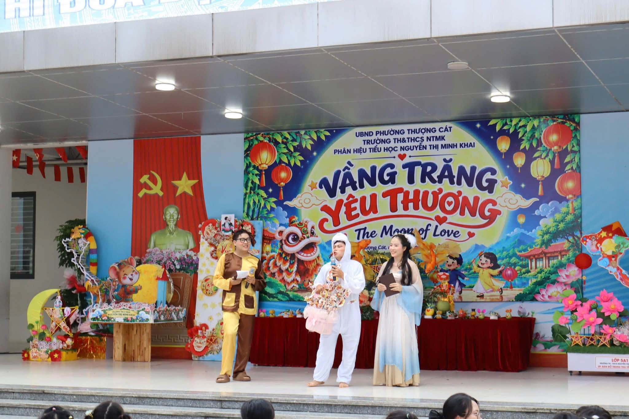 VẦNG TRĂNG YÊU THƯƠNG - GẮN KẾT NIỀM VUI TẠI TRƯỜNG TIỂU HỌC NGUYỄN THỊ MINH KHAI