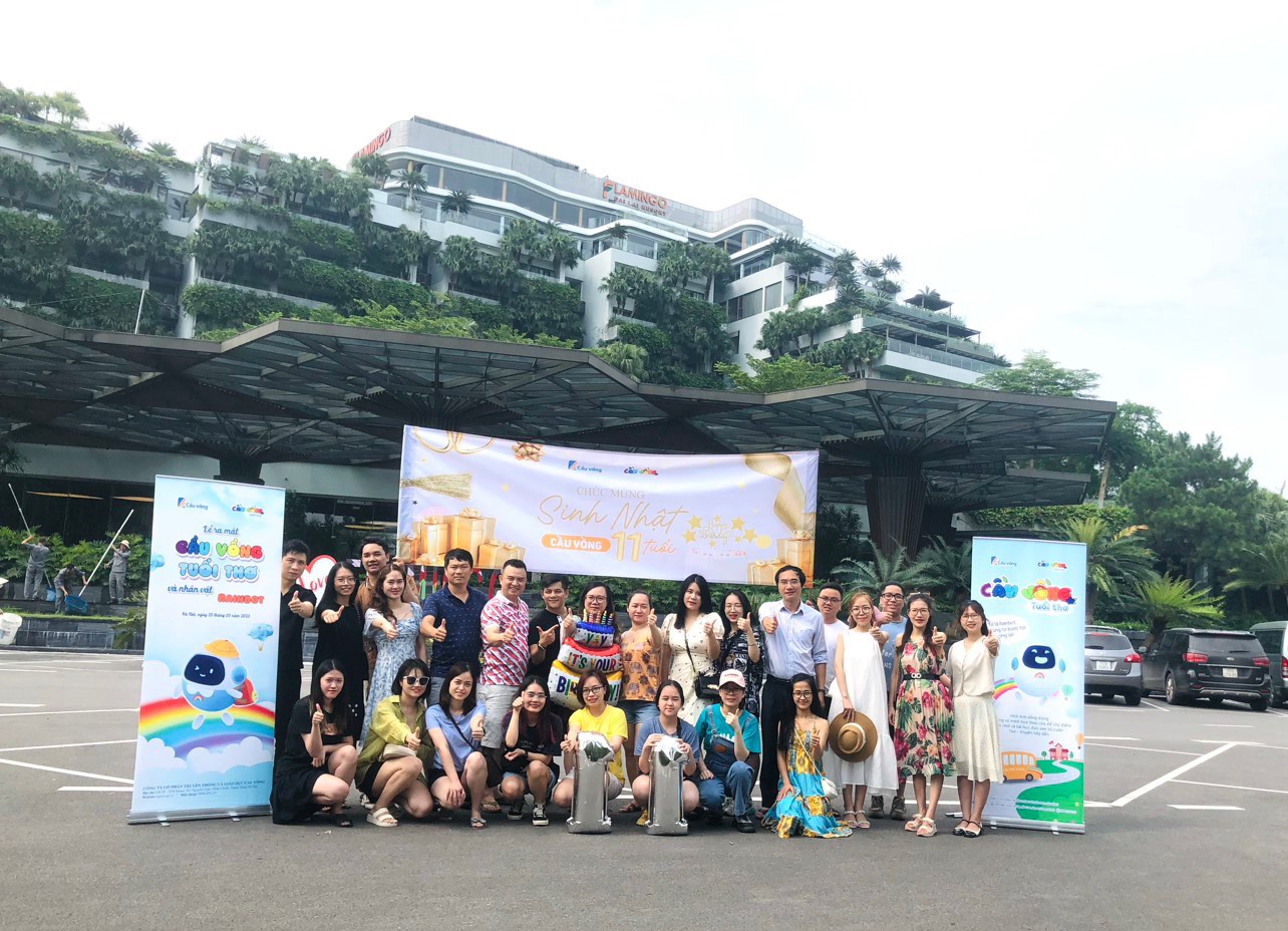 NGÀY SINH NHẬT 11 TUỔI ĐẦY ẮP CẢM XÚC CỦA CẦU VỒNG GIỮA MÀU XANH NÚI ĐỒI