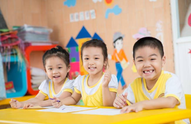 Cách chăm sóc trẻ mầm non luôn hạnh phúc