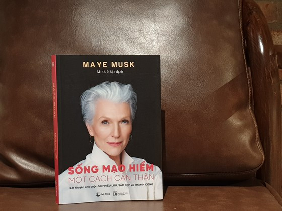 Bí quyết nuôi dạy con cái của bà Maye Musk mà người mẹ nào cũng nên biết