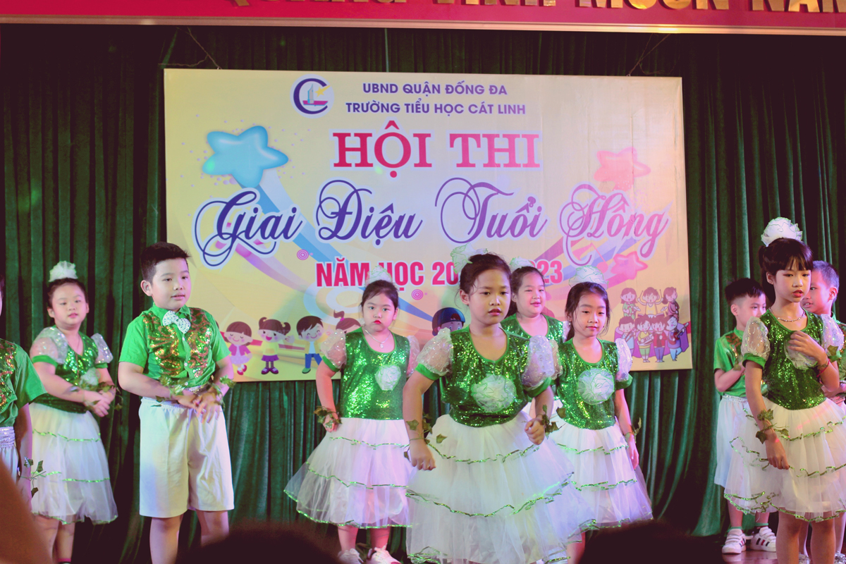 HỘI THI GIAI ĐIỆU TUỔI HỒNG CỦA TIỂU HỌC CÁT LINH: NGÂN VANG KHÚC NHẠC MỪNG THẦY CÔ