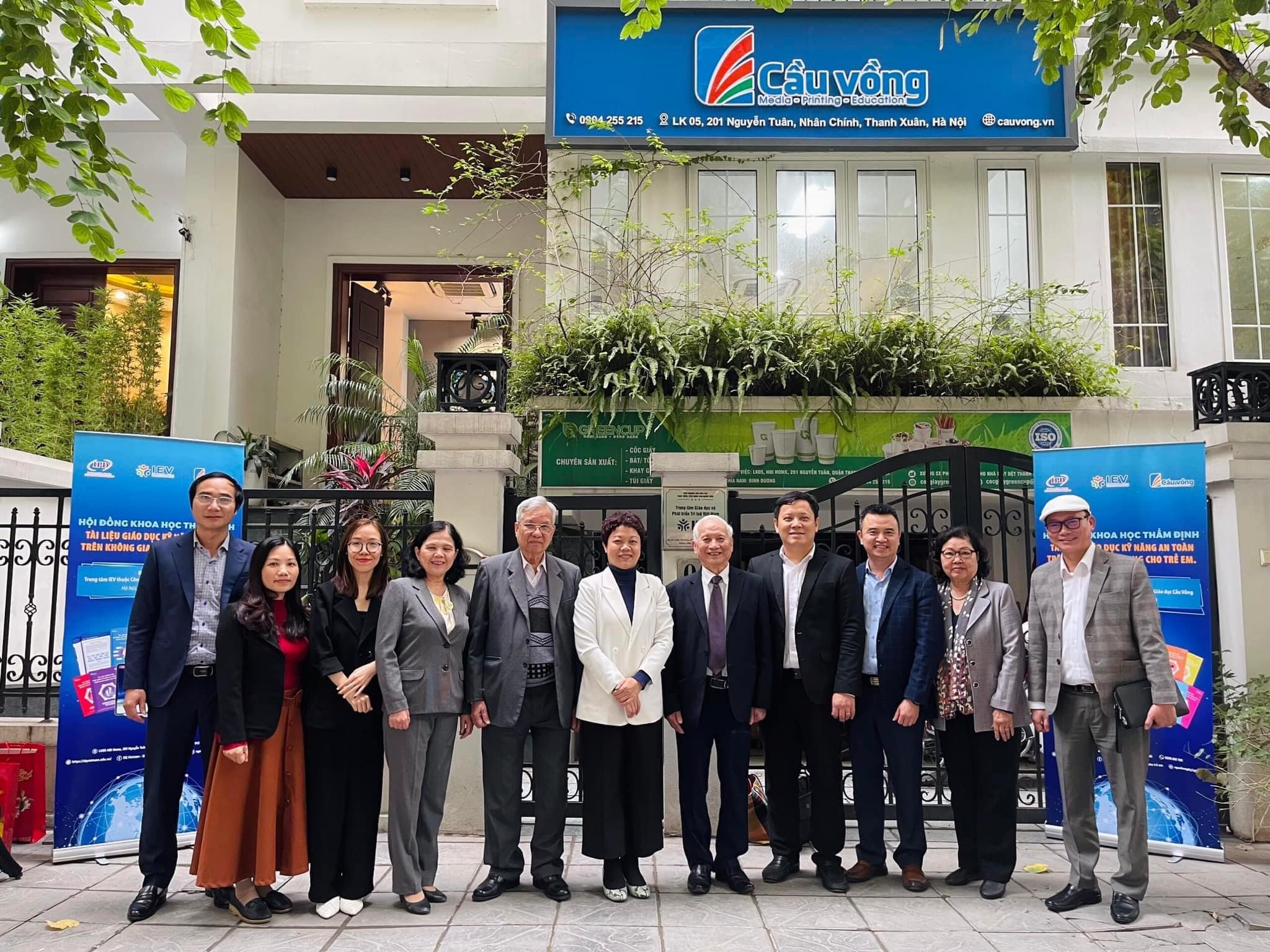 BUỔI THẨM ĐỊNH TÀI LIỆU GIÁO DỤC KỸ NĂNG AN TOÀN TRÊN KHÔNG GIAN MẠNG CHO TRẺ: SẴN SÀNG MANG ĐẾN CHO TRẺ EM CẢ NƯỚC