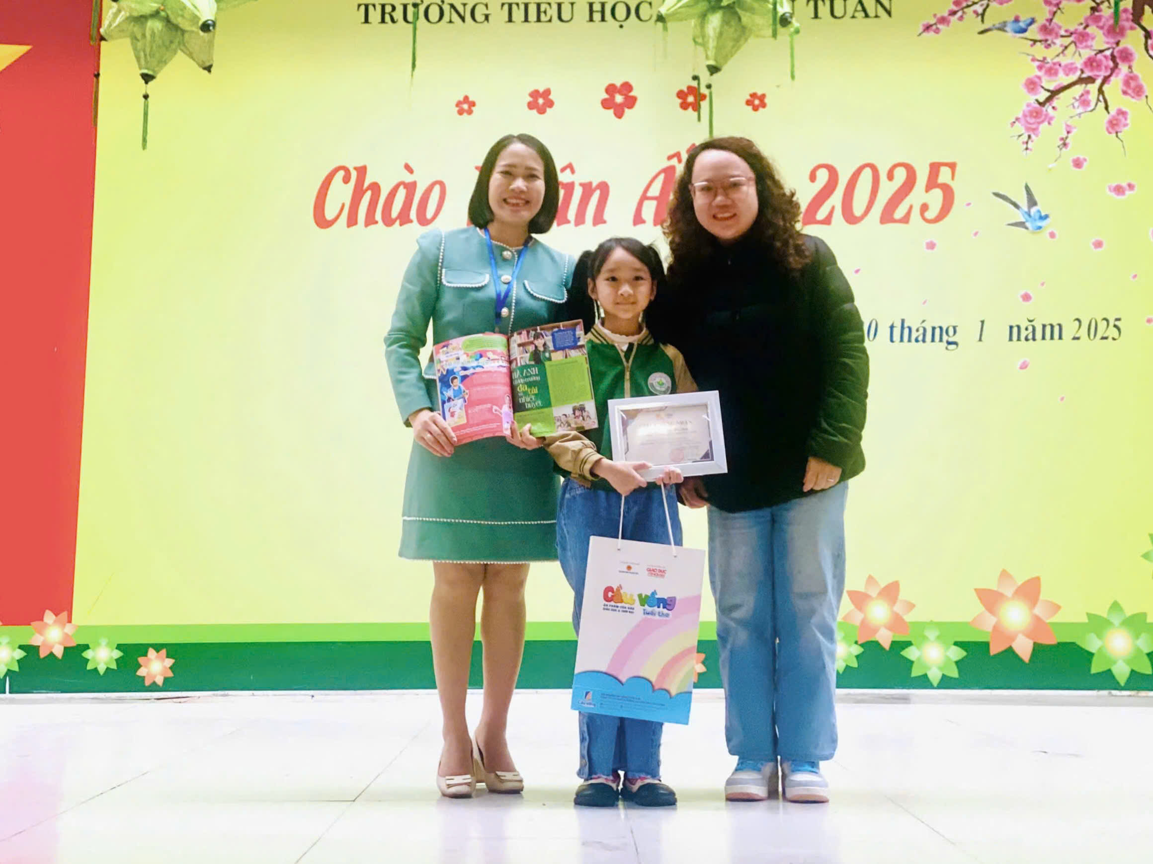 GẶP GỠ CÔ LỚP TRƯỞNG ĐA TÀI VÀ NHIỆT HUYẾT LÊ PHẠM HÀ ANH