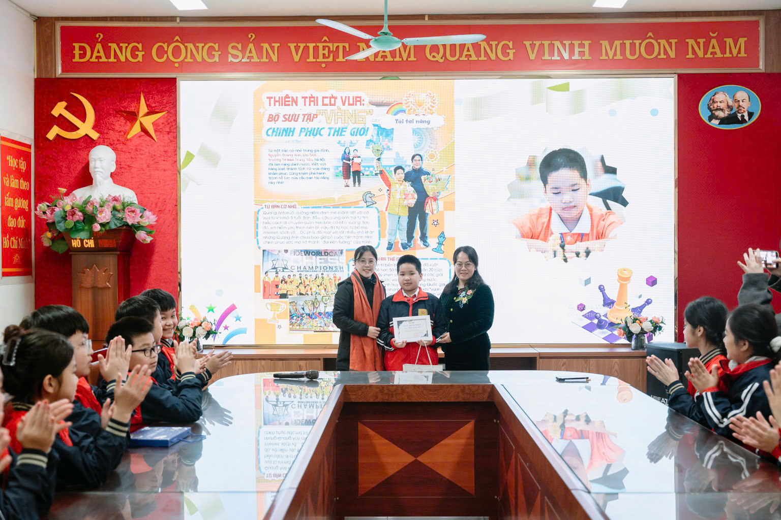 GẶP GỠ "ĐẠI KIỆN TƯỚNG" CỜ VUA NGUYỄN QUANG ANH