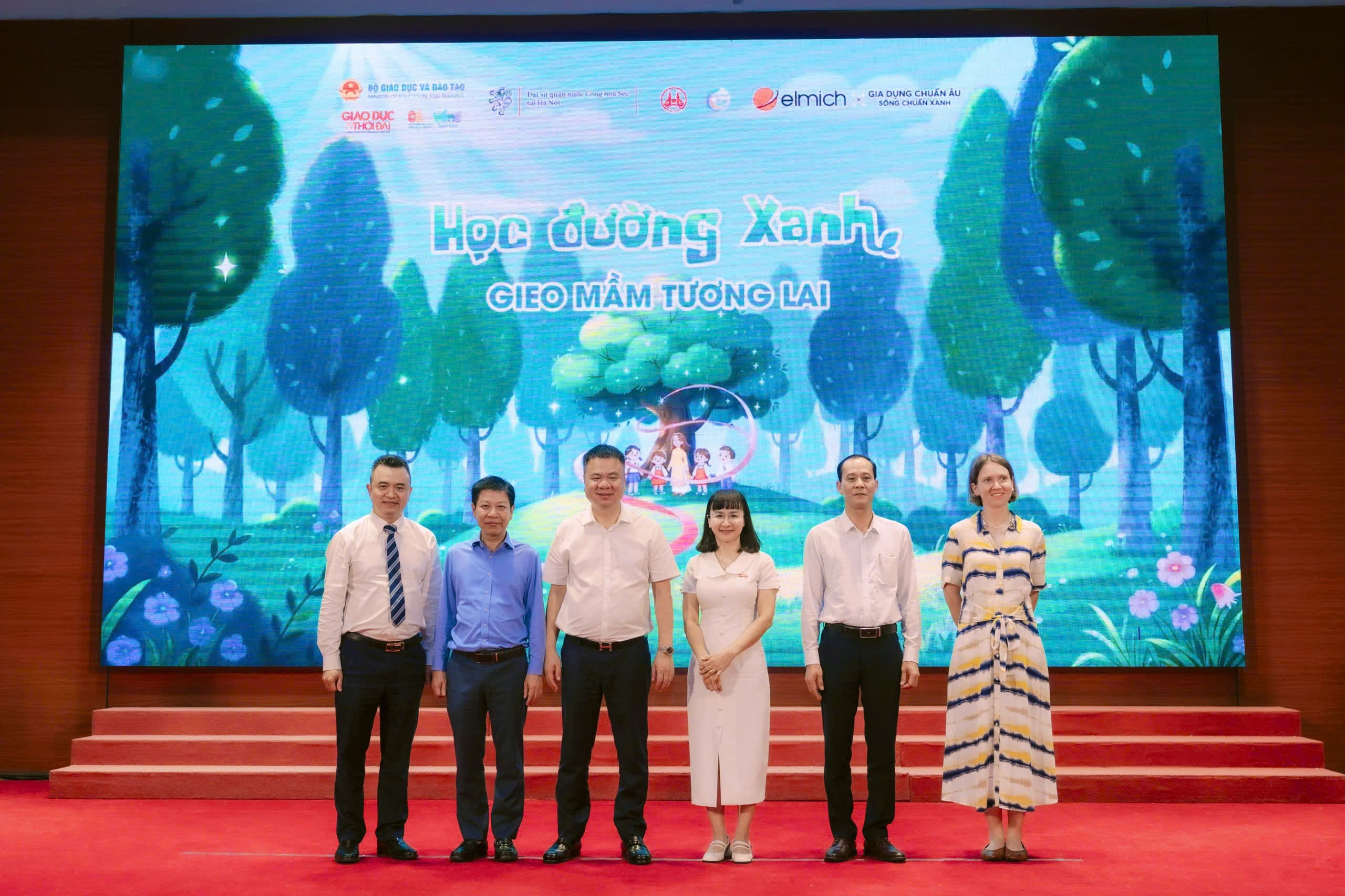 Lễ bàn giao Vườn ươm và Tổng kết Chiến dịch “Học đường Xanh - Gieo mầm tương lai”