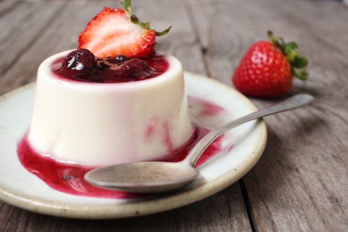 Cách làm bánh Panna Cotta tà xanh thơm mát