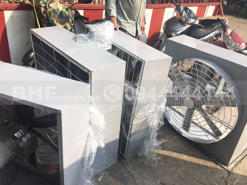 Quạt thông gió vuông giá rẻ cho nhà xưởng