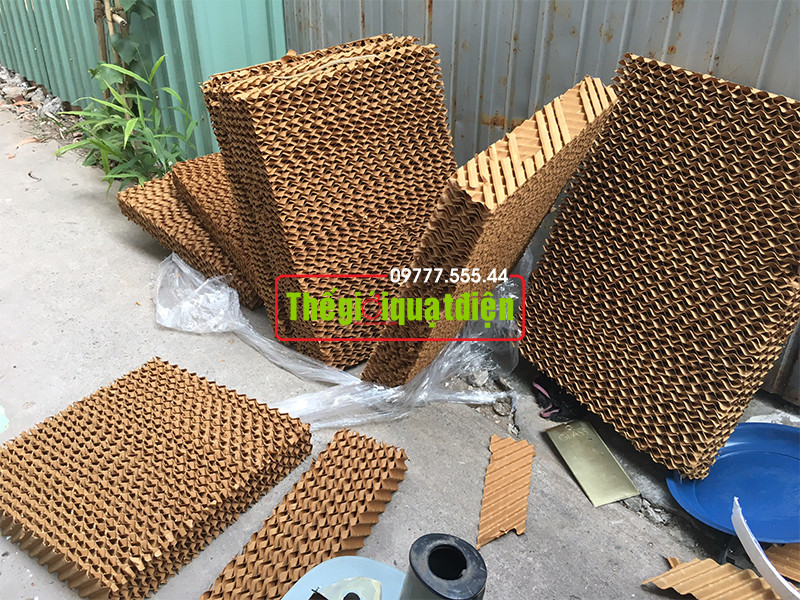 Tam-lam-mat-cooling-pad-mau-vang