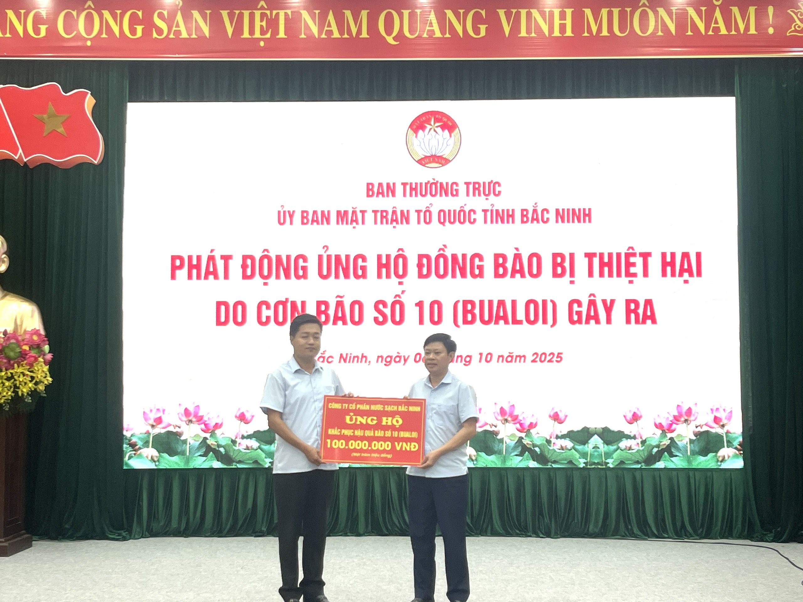 Công ty Cổ phần nước sạch Bắc Ninh ủng hộ 100 triệu đồng hỗ trợ đồng bào bị thiệt hại do bão lũ