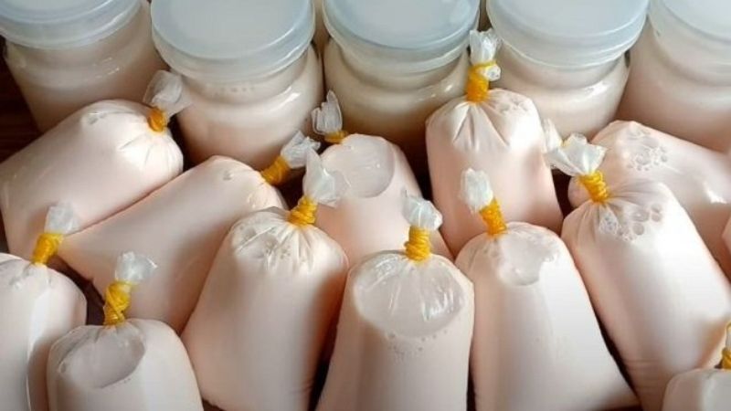 Cách Làm Sữa Chua Siro Dâu: Bí Quyết Đơn Giản Cho Món Ngọt Mát Tại Nhà