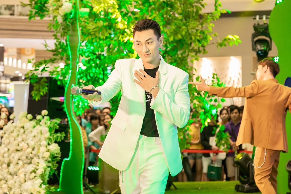 Nam Thần Mr Right Isaac