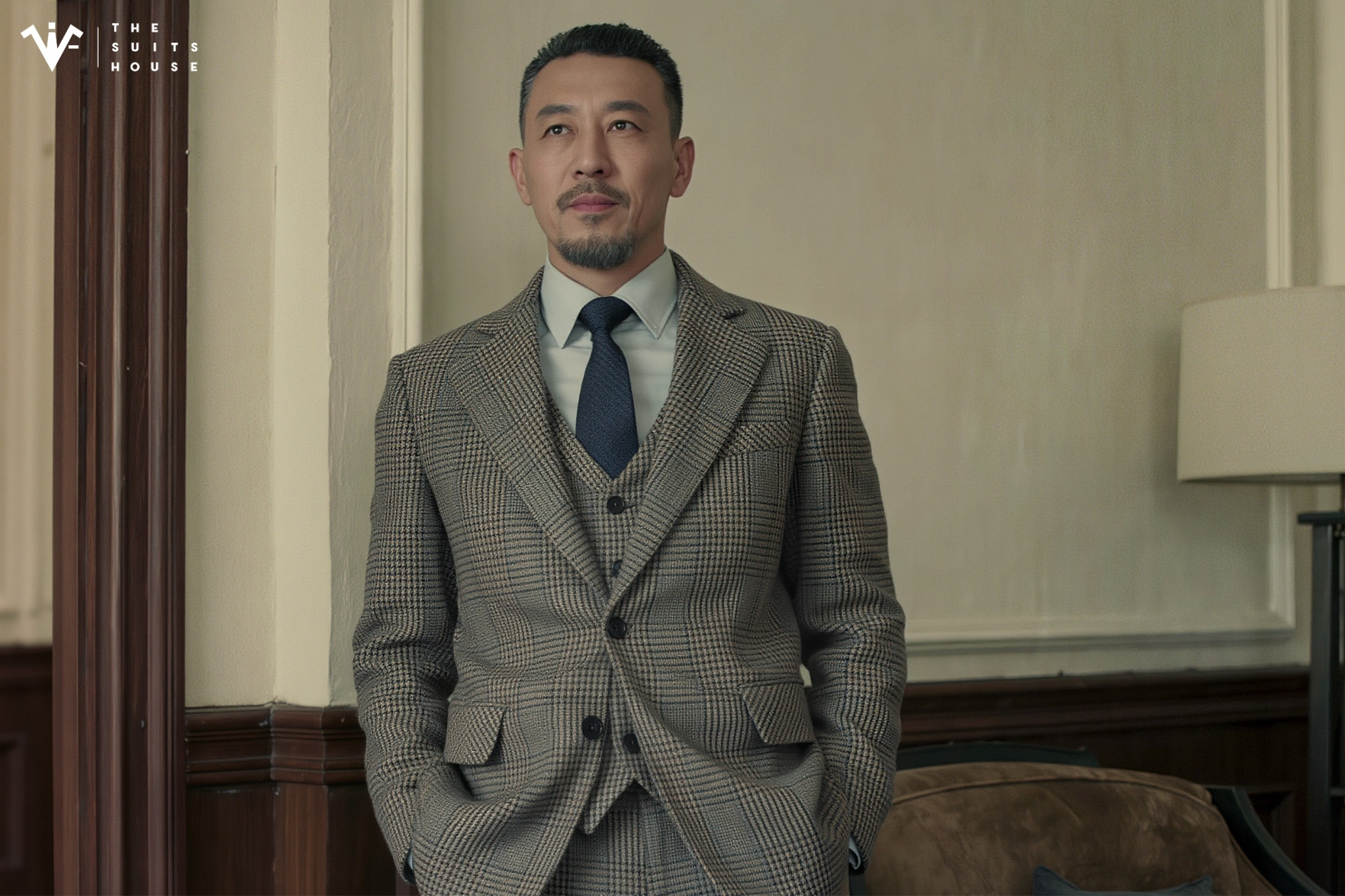 Suit Kẻ Caro – Tuyên Ngôn Cá Tính Của Quý Ông Hiện Đại Suit Kẻ Caro – Tuyên Ngôn Cá Tính Của Quý Ông Hiện Đại