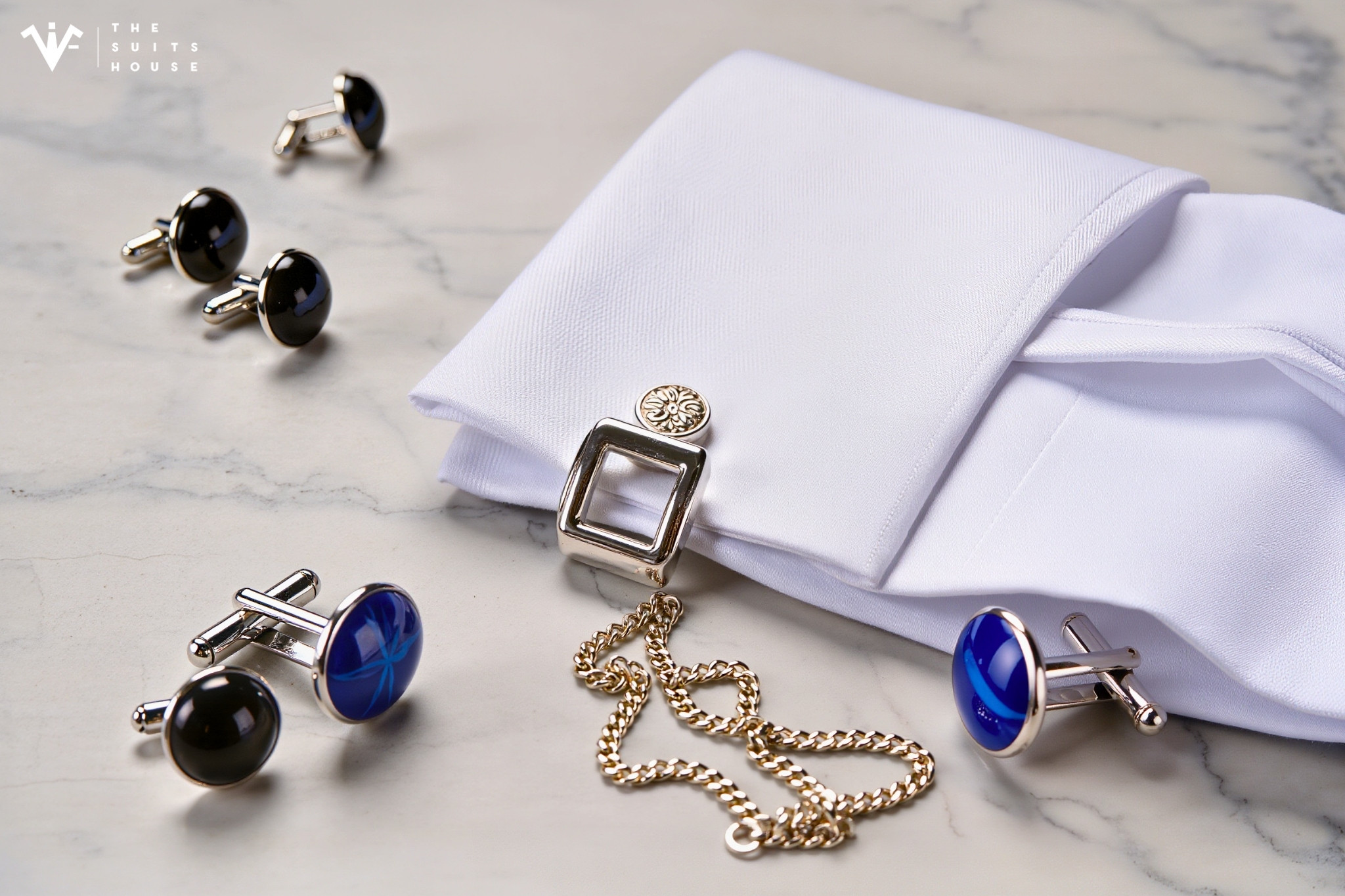 Khuy Cài Ve Áo Suit Chi Tiết Nhỏ Làm Nên Phong Thái Lớn Của Quý Ông Khuy Cài Ve Áo Suit Chi Tiết Nhỏ Làm Nên Phong Thái Lớn Của Quý Ông