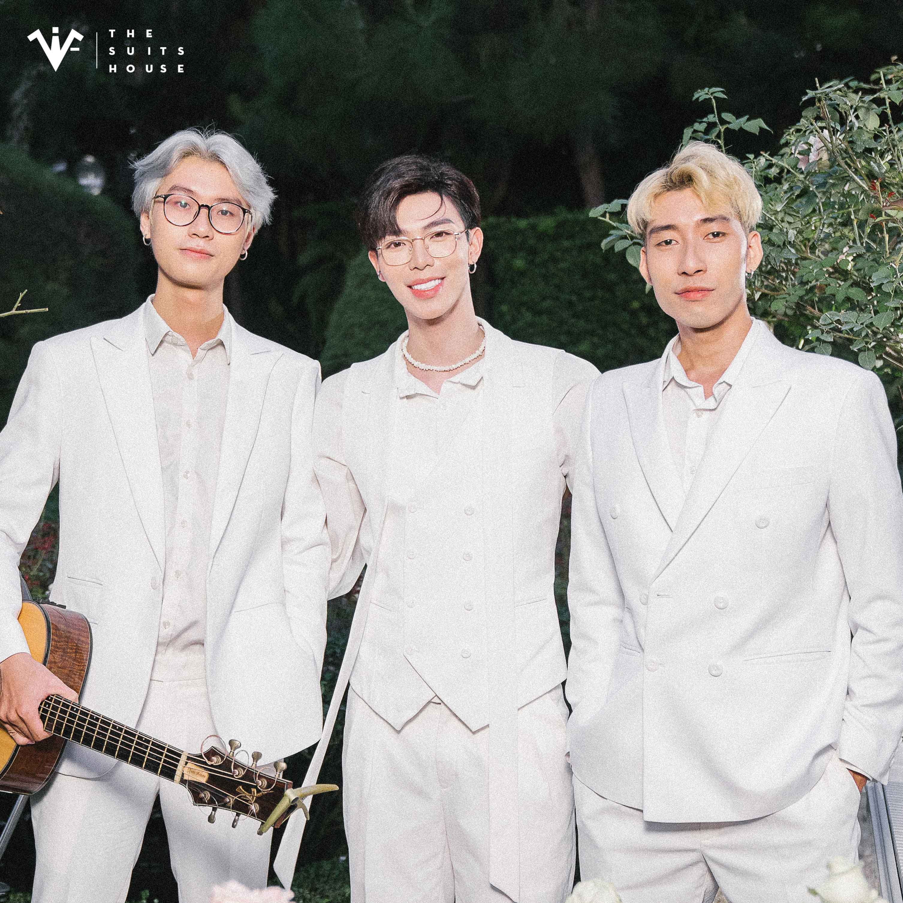 [SAO VIỆT TIN TƯỞNG] THE SUITS HOUSE x Ca sĩ Erik - MV Chạy Về Khóc Với Anh (Acoustic Version)