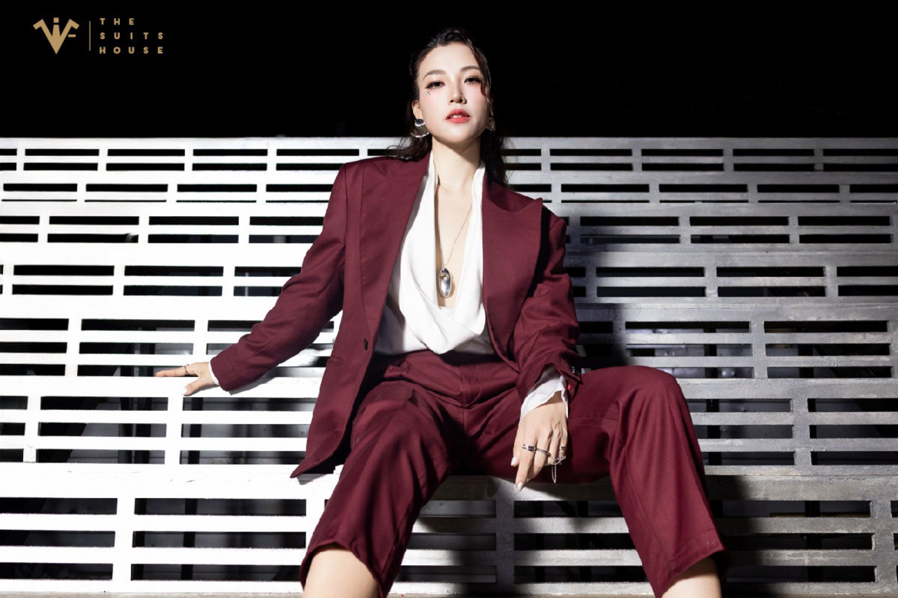 𝐒𝐚𝐨 𝐕𝐢𝐞̣̂𝐭 𝐭𝐢𝐧 𝐭𝐮̛𝐨̛̉𝐧𝐠 𝐱 𝐇𝐨𝐚̀𝐧𝐠 𝐎𝐚𝐧𝐡 || Menswear suits đỏ quyền lực tại đêm 𝐂𝐡𝐢̣ Đ𝐞̣𝐩 𝐂𝐨𝐧𝐜𝐞𝐫𝐭 𝐒𝐚𝐨 𝐕𝐢𝐞̣̂𝐭 𝐭𝐢𝐧 𝐭𝐮̛𝐨̛̉𝐧𝐠 𝐱 𝐇𝐨𝐚̀𝐧𝐠 𝐎𝐚𝐧𝐡 || Menswear suits đỏ quyền lực tại đêm 𝐂𝐡𝐢̣ Đ𝐞̣𝐩 𝐂𝐨𝐧𝐜𝐞𝐫𝐭