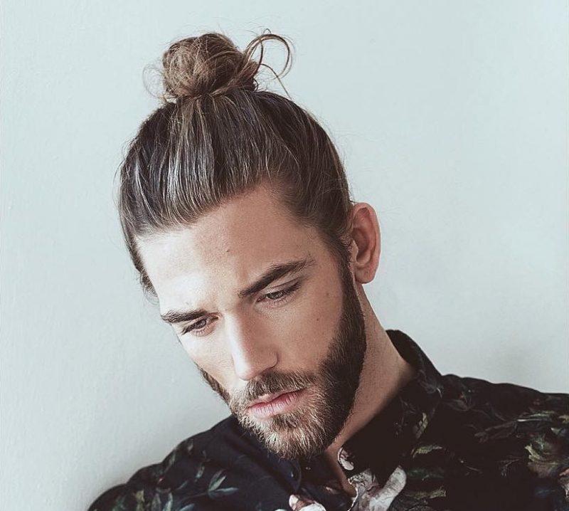 Kiểu tóc top knot