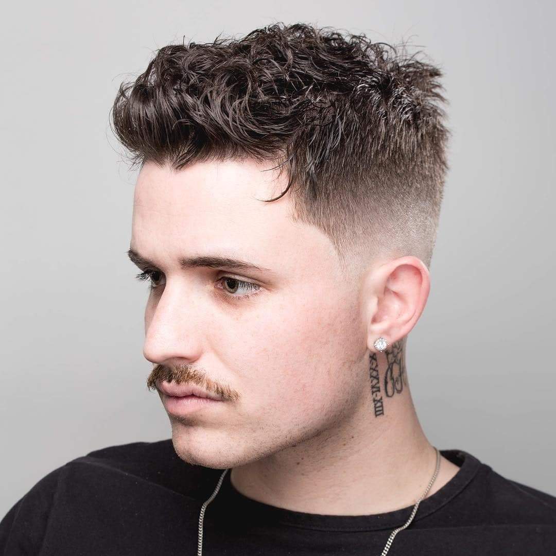 Kiểu tóc spiky uốn xoăn