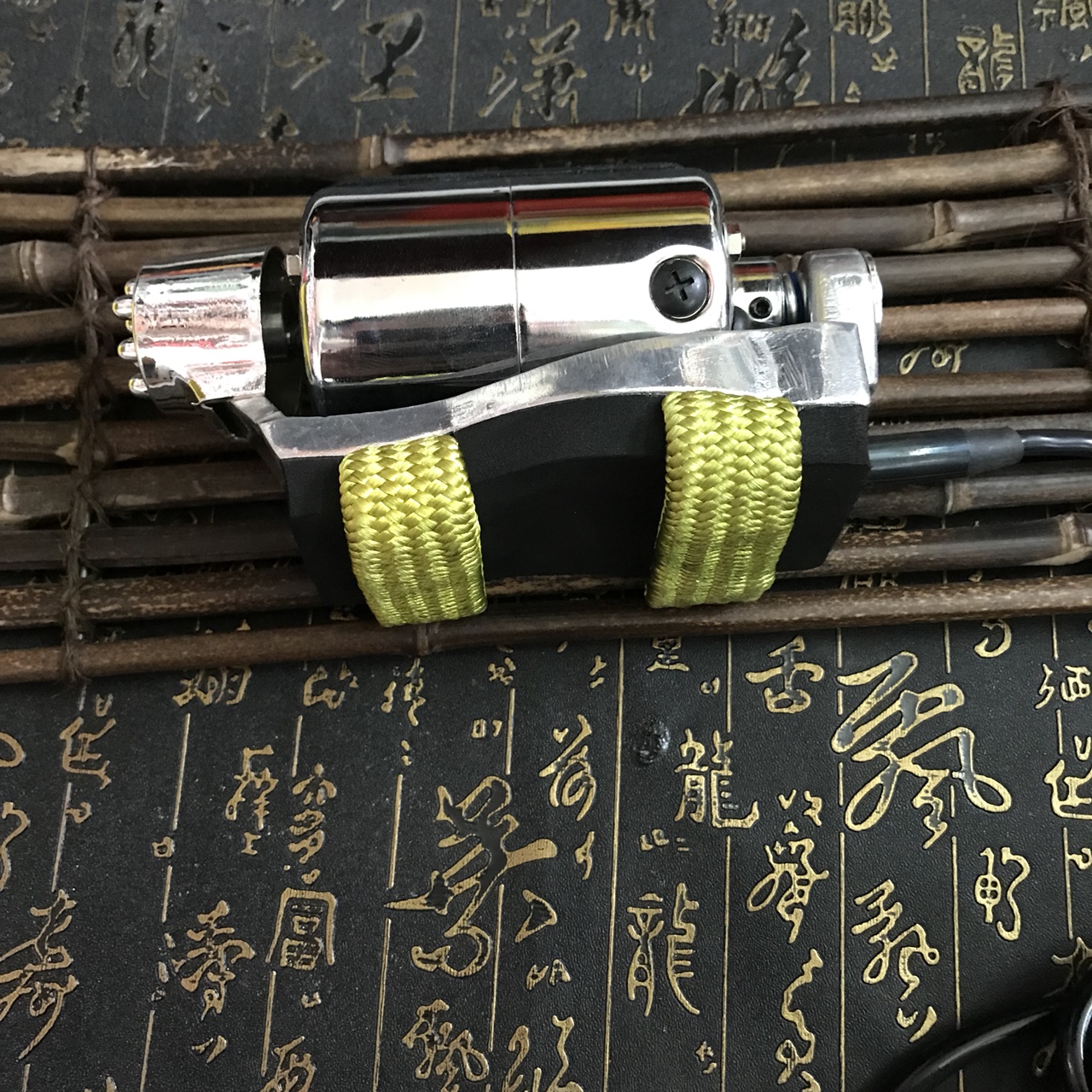 Máy massage đeo tay